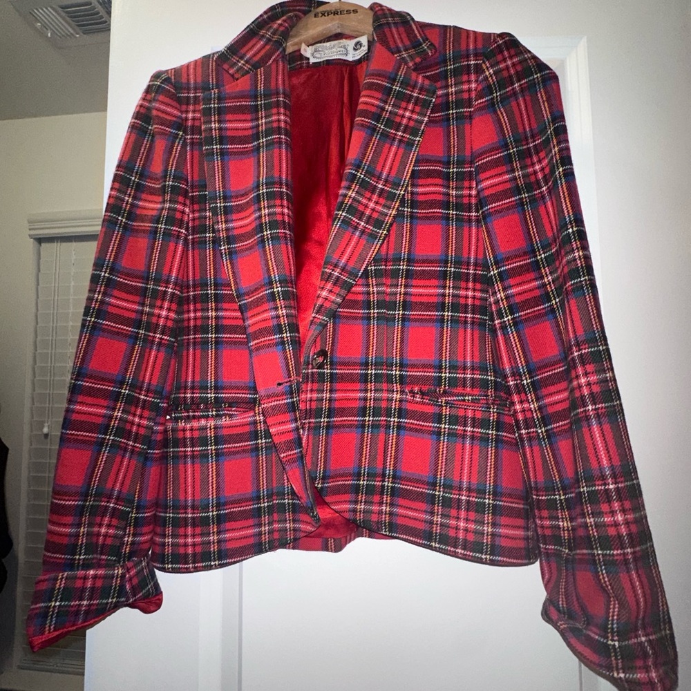 Beautiful vintage blazer in plaid